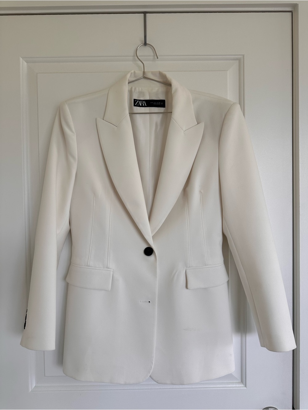 White structured ZARA blazer